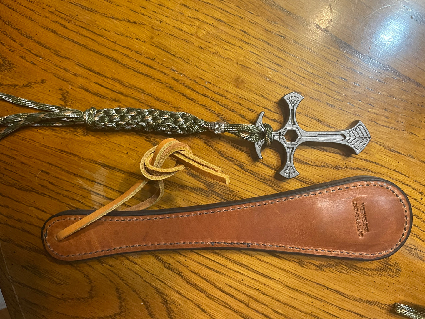 Classic unsprung  Brown long slugger and punch cross