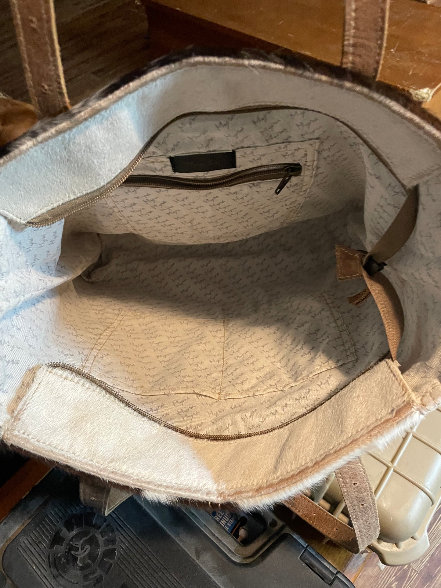 Myra Bag XL hair on hide bag