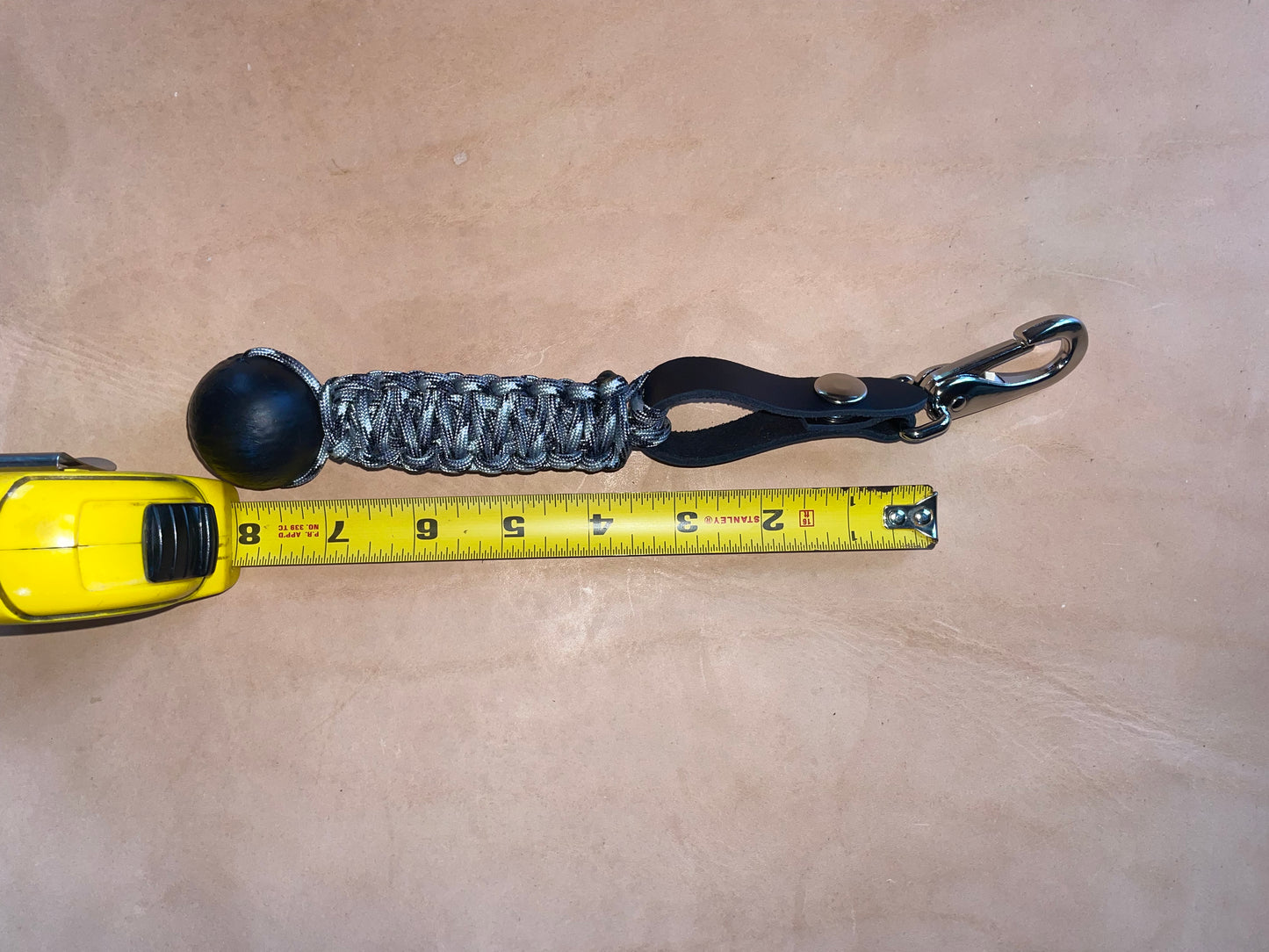 Cannonball black/Gray keychain/Flail